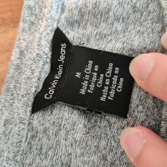 Calvin Klein shirt - Picture 3 of 3